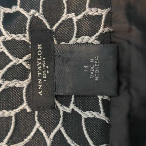 Floral Black and White Mid Length Skirt - Picture 6 of 7